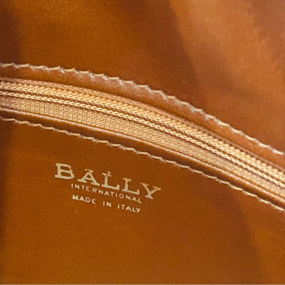 Bally Vintage Leather Crossbody Bag - Made in Italy with COA! - Picture 13 of 17